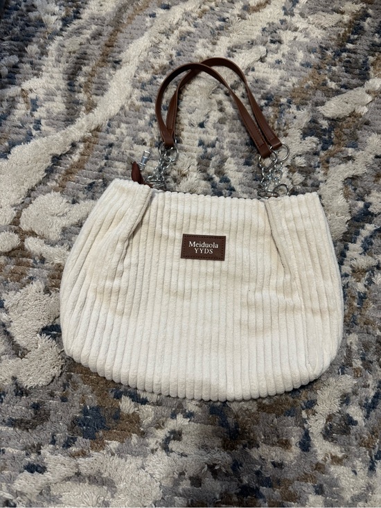 Meidulo Handbags - ✅🩷 $5 items for $25 Minimum. Cream Ribbed Shoulder Bag with Brown Handles